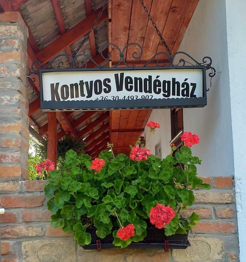 Kontyos vendégház Romhány Exterior foto